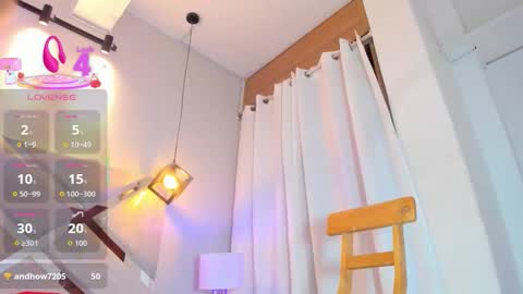 Snapshot of cami_rouxx chatting on October 28, 6:43 pm cami_rouxx online show from October 28, 6:43 pm