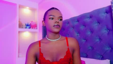 camiestrada online show from October 19, 11:05 pm