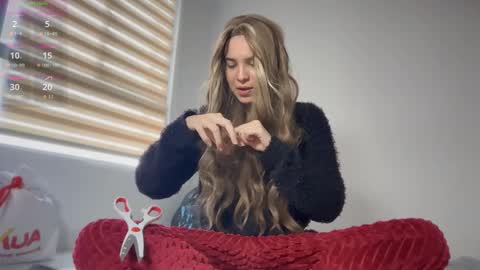 camii19y online show from January 7, 9:06 pm