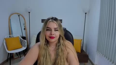 Snapshot of camiilaa1 chatting on March 5, 6:54 am Camila online show from March 5, 6:54 am