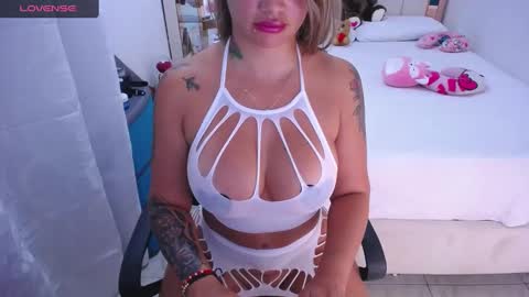   online show from February 3, 3:27 pm