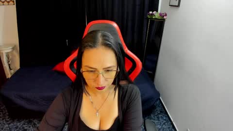 Snapshot of camila_bj chatting on May 18, 4:18 am camila_bj online show from May 18, 4:18 am