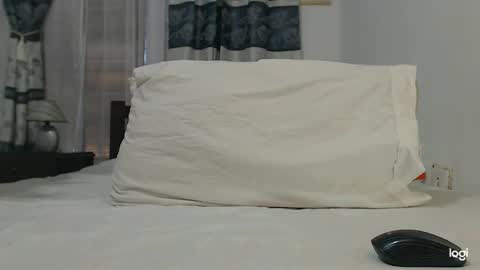 Snapshot of camila_blandexxxx chatting on March 14, 9:09 pm Instagram camila blande1 online show from March 14, 9:09 pm