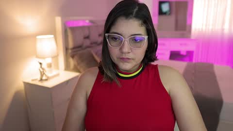 Snapshot of camila_buitrago chatting on December 15, 2:59 pm Camila buitrago online show from December 15, 2:59 pm