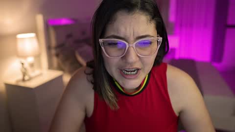 Snapshot of camila_buitrago chatting on December 16, 1:42 am Camila buitrago online show from December 16, 1:42 am