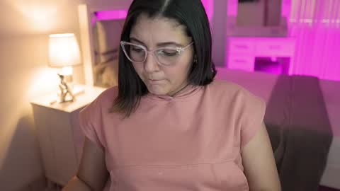 Snapshot of camila_buitrago chatting on December 18, 10:02 pm Camila buitrago online show from December 18, 10:02 pm