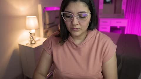 Snapshot of camila_buitrago chatting on December 19, 2:23 am Camila buitrago online show from December 19, 2:23 am