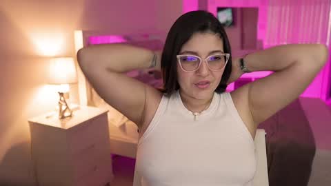 Snapshot of camila_buitrago chatting on December 19, 10:10 pm Camila buitrago online show from December 19, 10:10 pm