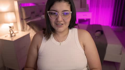 Snapshot of camila_buitrago chatting on December 20, 4:31 am Camila buitrago online show from December 20, 4:31 am