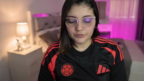 Snapshot of camila_buitrago chatting on December 21, 8:54 pm Camila buitrago online show from December 21, 8:54 pm