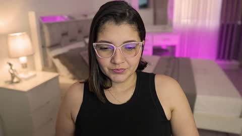 Snapshot of camila_buitrago chatting on December 29, 4:40 pm Camila buitrago online show from December 29, 4:40 pm