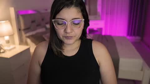 Snapshot of camila_buitrago chatting on December 29, 10:47 pm Camila buitrago online show from December 29, 10:47 pm