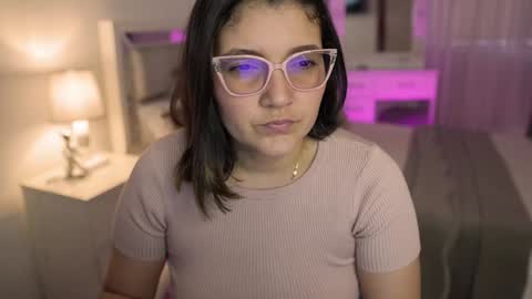 Snapshot of camila_buitrago chatting on January 3, 10:08 pm Camila buitrago online show from January 3, 10:08 pm