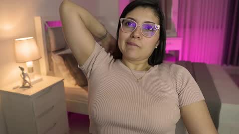 Snapshot of camila_buitrago chatting on January 13, 11:06 pm Camila buitrago online show from January 13, 11:06 pm