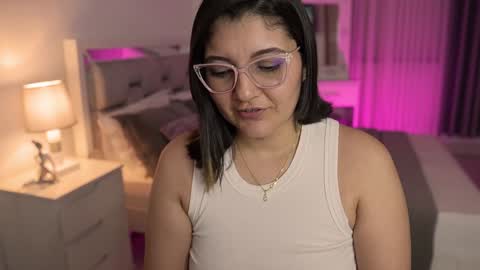 Snapshot of camila_buitrago chatting on January 14, 2:08 am Camila buitrago online show from January 14, 2:08 am