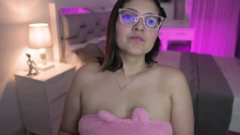 Snapshot of camila_buitrago chatting on January 21, 12:57 am Camila buitrago online show from January 21, 12:57 am