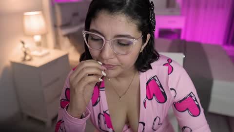 Snapshot of camila_buitrago chatting on January 22, 3:09 am Camila buitrago online show from January 22, 3:09 am