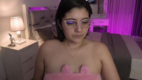 Snapshot of camila_buitrago chatting on January 23, 2:44 am Camila buitrago online show from January 23, 2:44 am