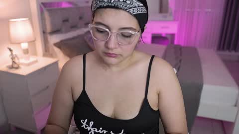 Snapshot of camila_buitrago chatting on January 26, 10:24 pm Camila buitrago online show from January 26, 10:24 pm