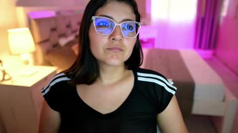 Snapshot of camila_buitrago chatting on March 9, 7:48 pm Camila buitrago online show from March 9, 7:48 pm