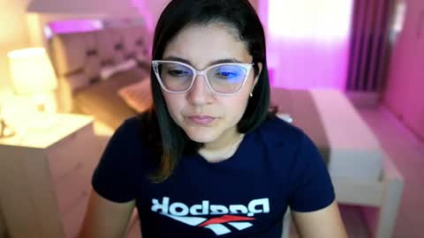 Snapshot of camila_buitrago chatting on March 10, 7:29 pm Camila buitrago online show from March 10, 7:29 pm