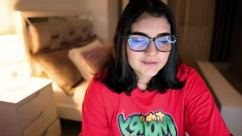 Snapshot of camila_buitrago chatting on September 16, 11:17 pm Camila buitrago online show from September 16, 11:17 pm