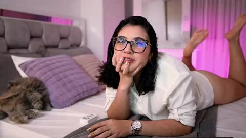 Snapshot of camila_buitrago chatting on September 30, 10:59 pm Camila buitrago online show from September 30, 10:59 pm