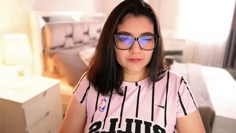 Snapshot of camila_buitrago chatting on October 26, 4:02 pm Camila buitrago online show from October 26, 4:02 pm