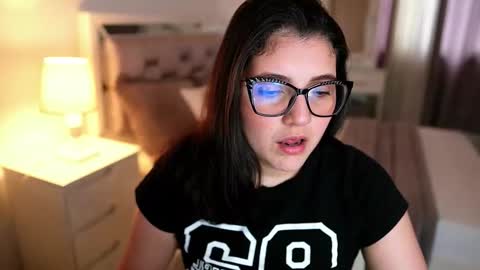 Snapshot of camila_buitrago chatting on January 11, 9:31 pm Camila buitrago online show from January 11, 9:31 pm