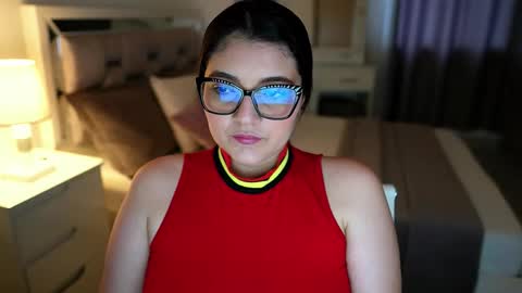 Snapshot of camila_buitrago chatting on January 15, 10:35 pm Camila buitrago online show from January 15, 10:35 pm