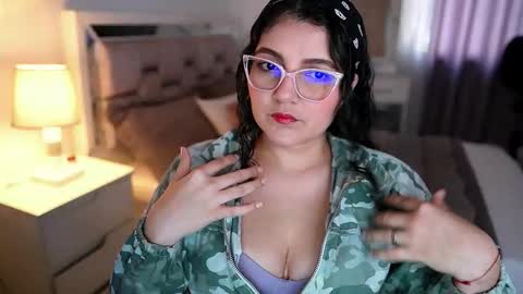 Snapshot of camila_buitrago chatting on February 4, 10:04 pm Camila buitrago online show from February 4, 10:04 pm