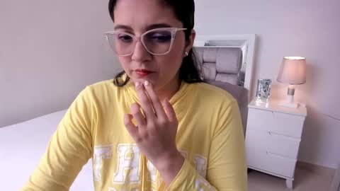 Snapshot of camila_buitrago chatting on March 15, 4:13 pm Camila buitrago online show from March 15, 4:13 pm