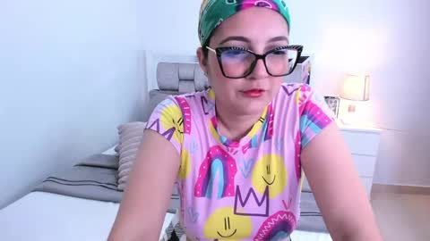 Camila buitrago online show from April 18, 11:05 pm