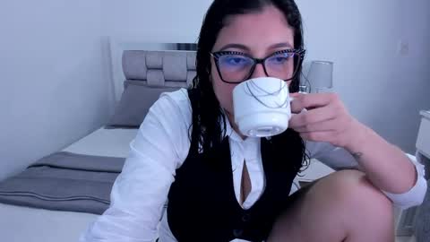 Camila buitrago online show from April 30, 10:47 pm