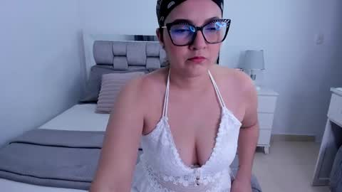 Camila buitrago online show from May 23, 12:16 am