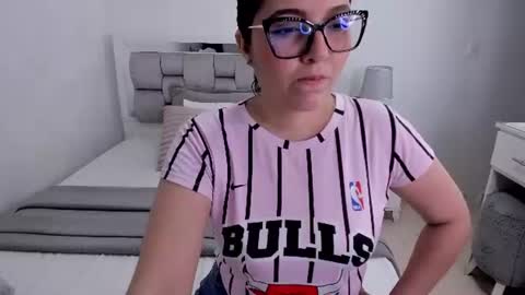 Camila buitrago online show from June 24, 11:37 pm