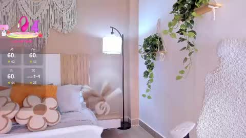 camila_bustamante_ online show from July 6, 1:19 pm