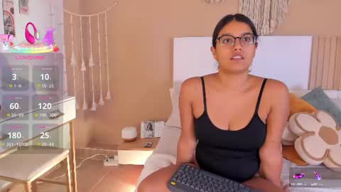 camila_bustamante_ online show from July 28, 8:52 pm