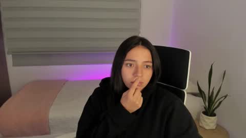  C A M I  online show from March 4, 8:15 pm