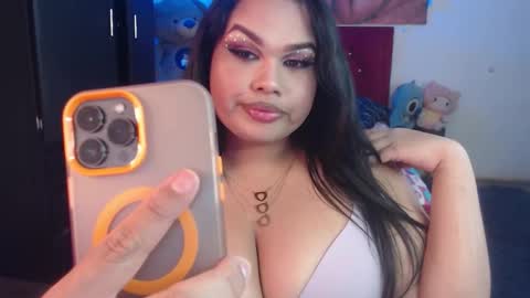 Snapshot of camila_fuenmayor chatting on March 2, 4:58 am online show from March 2, 4:58 am