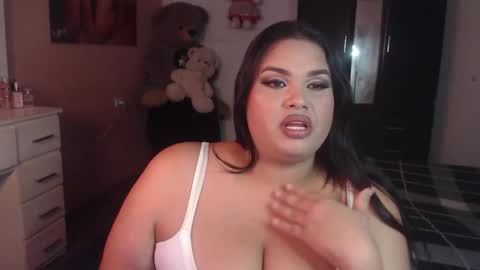 Snapshot of camila_fuenmayor chatting on March 14, 6:19 am online show from March 14, 6:19 am