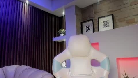 camila_martinez9 online show from July 30, 3:11 pm