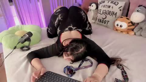 Camila online show from February 17, 11:31 pm