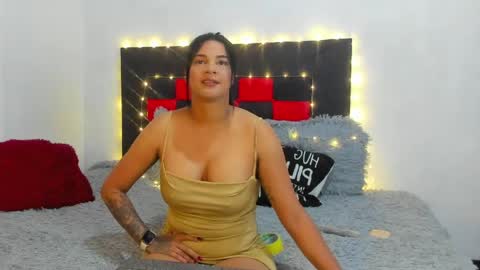 Snapshot of camila_valenciia_ chatting on April 21, 10:43 am Camila online show from April 21, 10:43 am