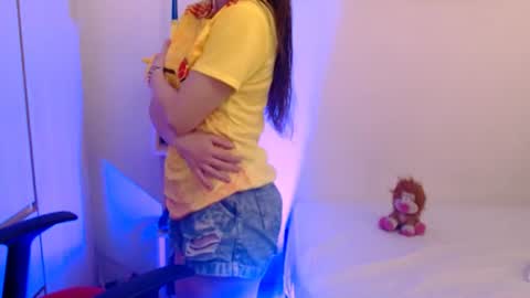 Snapshot of camila_ventura chatting on June 18, 1:59 pm Camila ventura online show from June 18, 1:59 pm