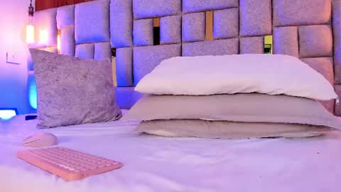 camilaa_smith_ online show from June 12, 8:19 pm