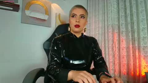 Snapshot of camilaachain chatting on September 12, 6:02 am online show from September 12, 6:02 am