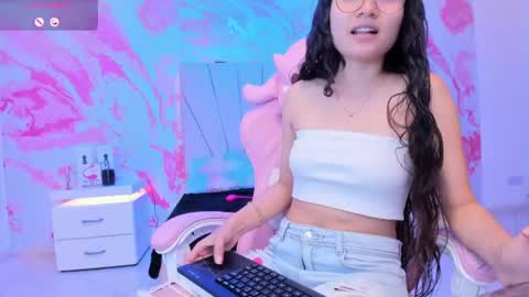 Cami 3 online show from August 3, 2:00 pm