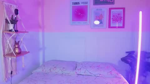 Snapshot of camilarivers chatting on September 17, 11:45 am Camila online show from September 17, 11:45 am