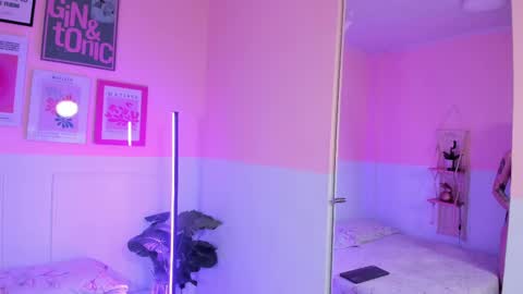 Snapshot of camilarivers chatting on September 18, 11:56 am Camila online show from September 18, 11:56 am